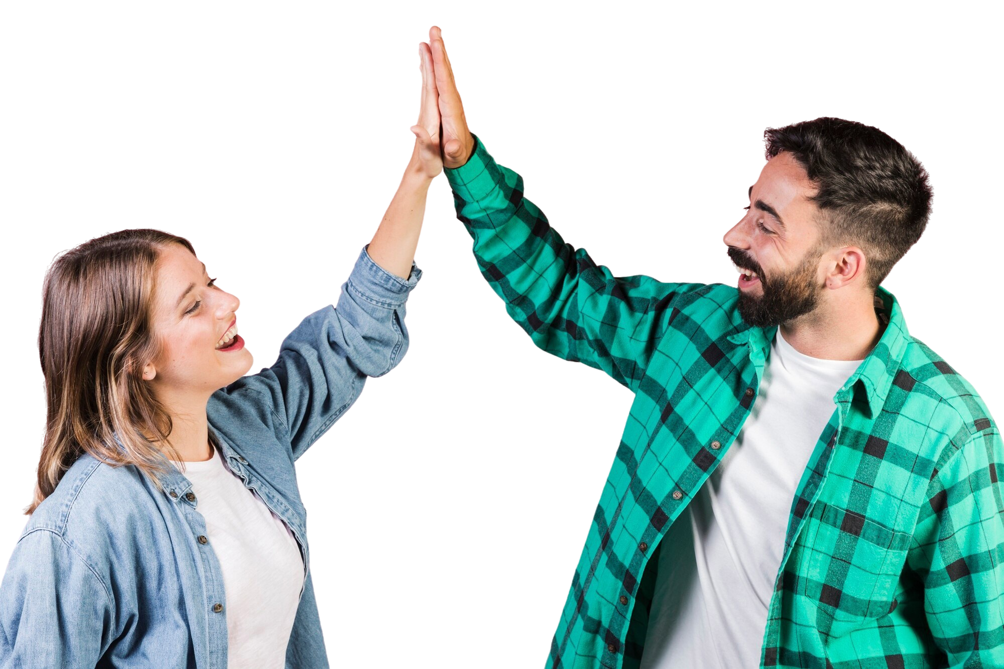 tiro-medio-pareja-alta-fiving.png